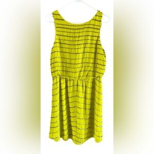Yellow Sleeveless Knee-Length Pullover